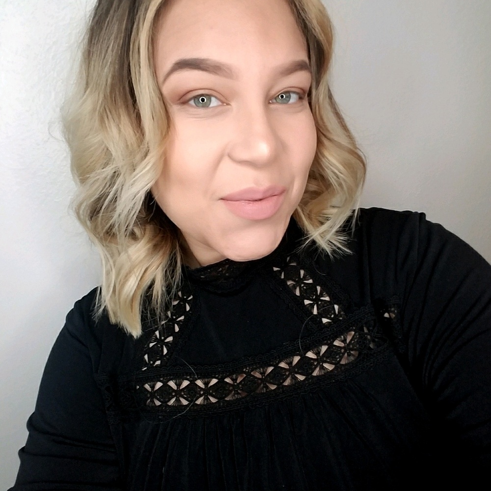 Meet your Posher, Desiree